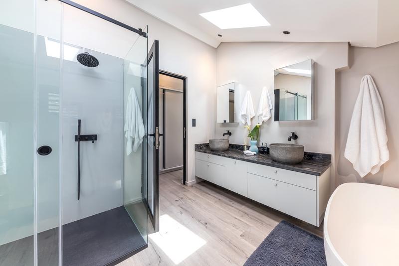 To Let 5 Bedroom Property for Rent in Camps Bay Western Cape